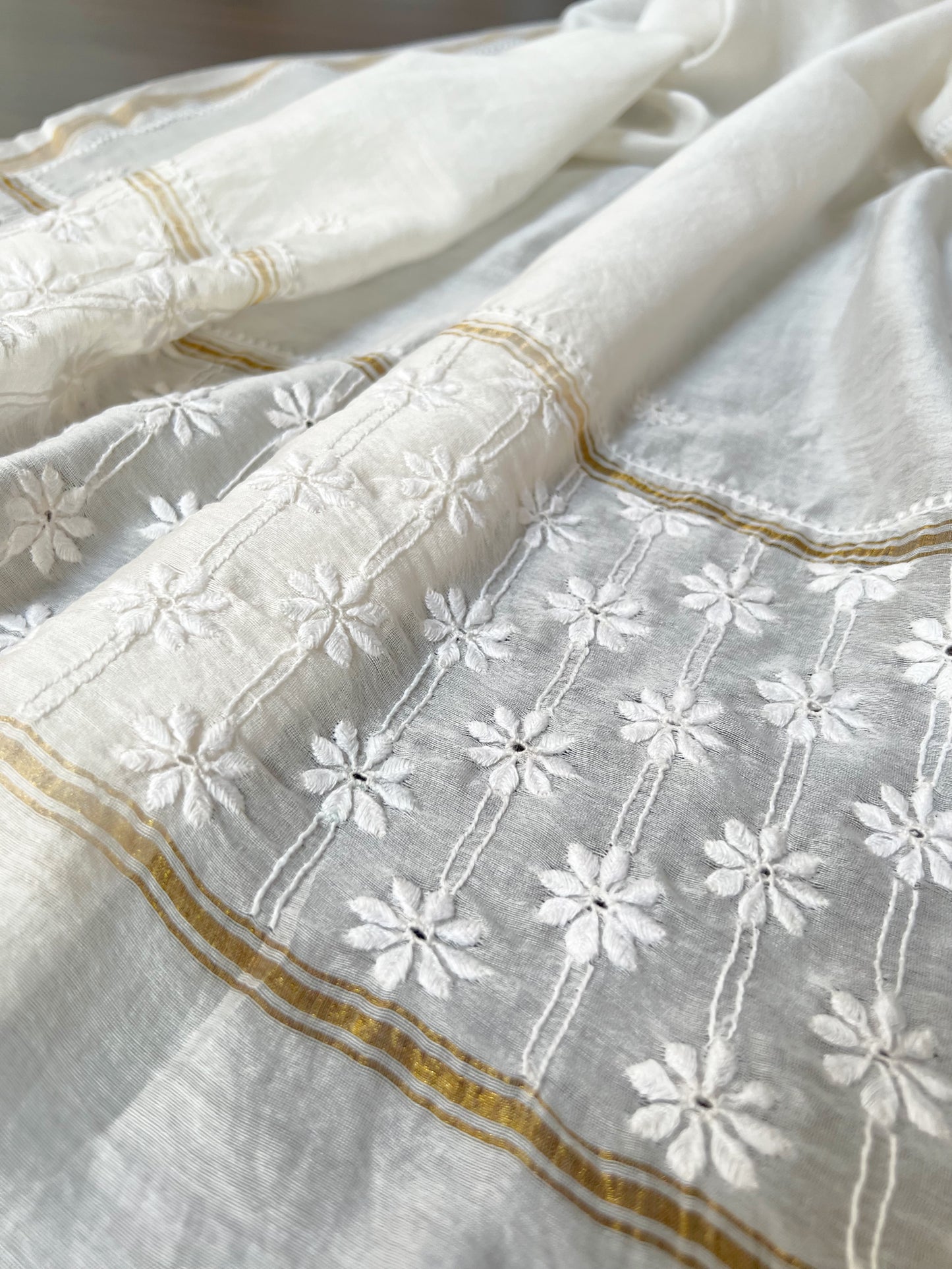Chanderi Dupatta with Hand-Embroidered Chikankari – Dyeable & Customizable