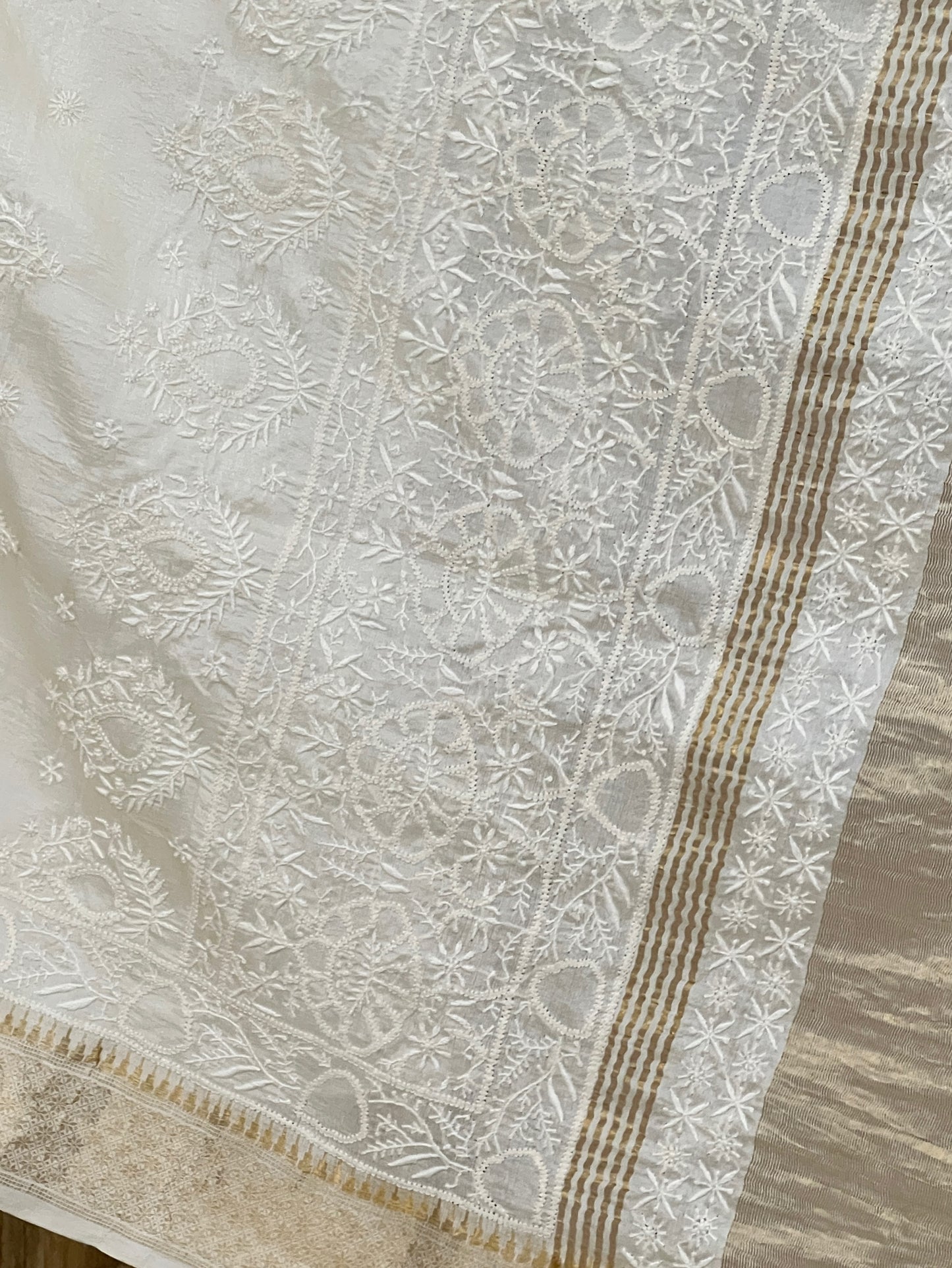 Close up of Pure Silk Saree with Chikankari & Zari Border