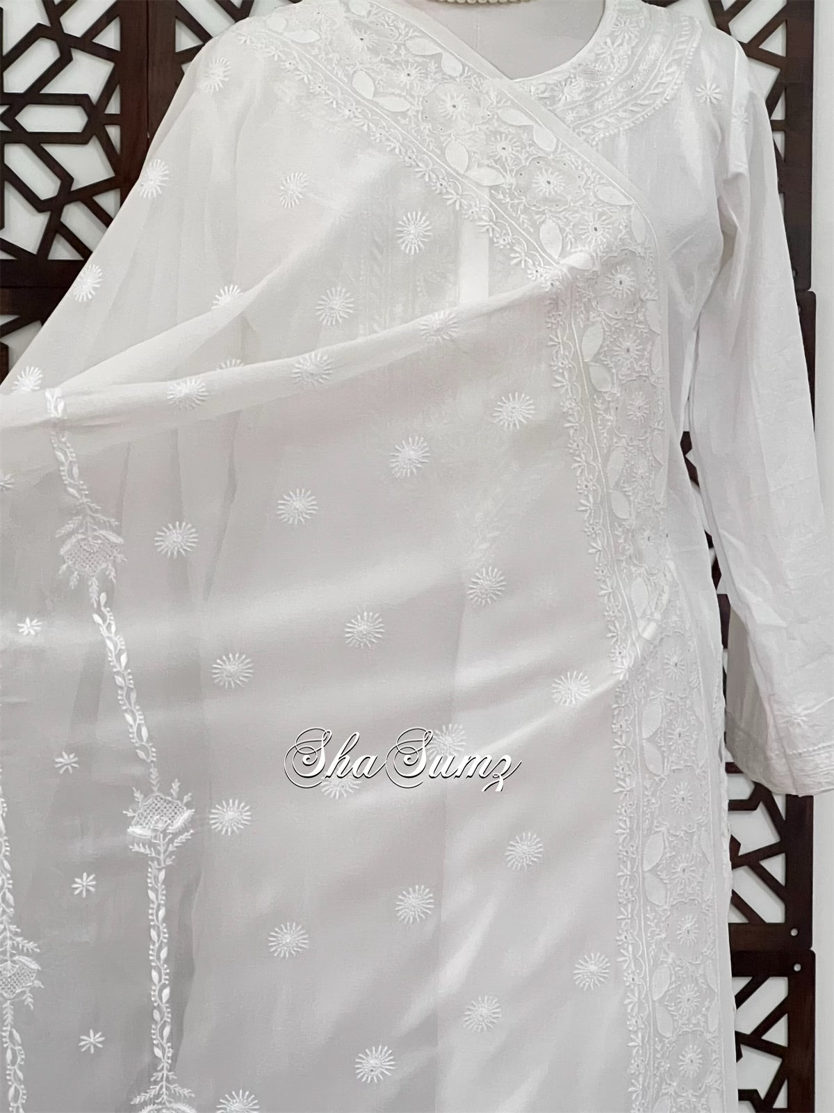 Milky White Dupatta with Do Taar Chikankari