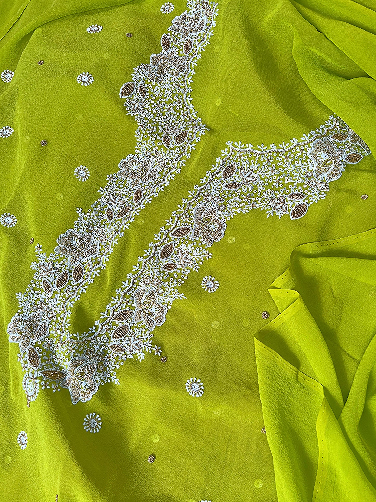 Dhani Green Suit with Do Taar Chikankari & Embellishments