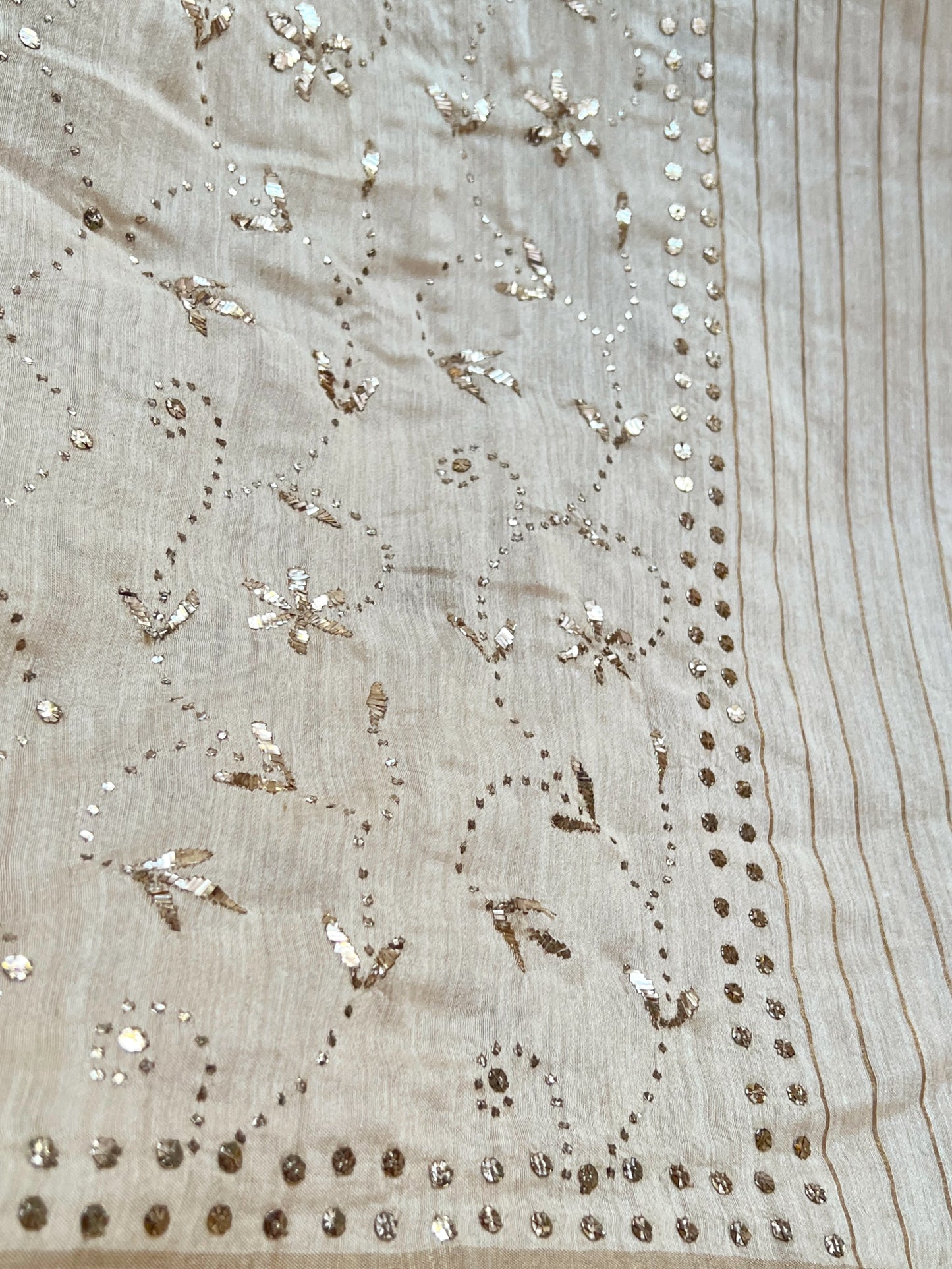 Close up of Pure Munga Silk Saree With Mukaish 