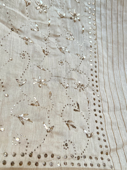 Close up of Pure Munga Silk Saree With Mukaish 