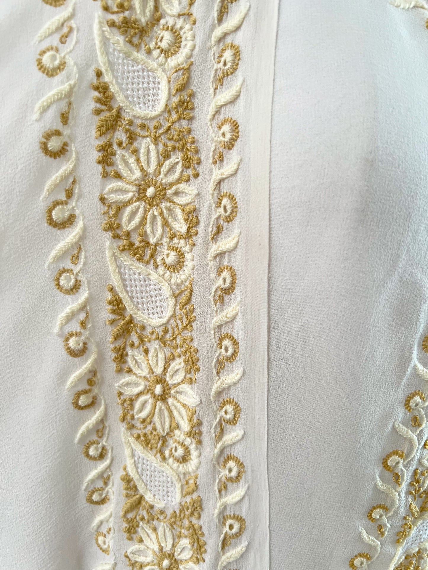 Pure Georgette Suit with Chikankari & Haath Jaali (Thaal Design)