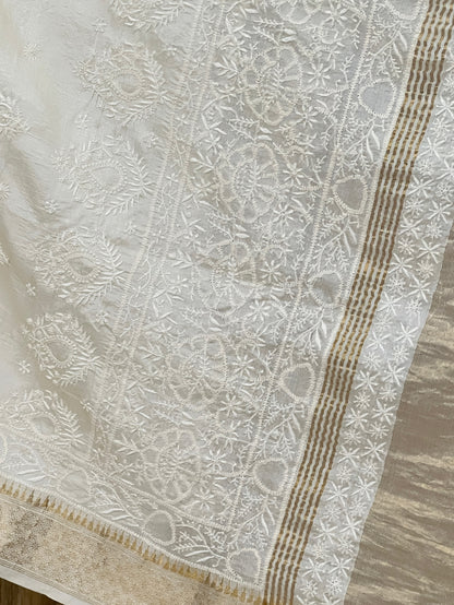 Close up of Pure Silk Saree with Chikankari & Zari Border