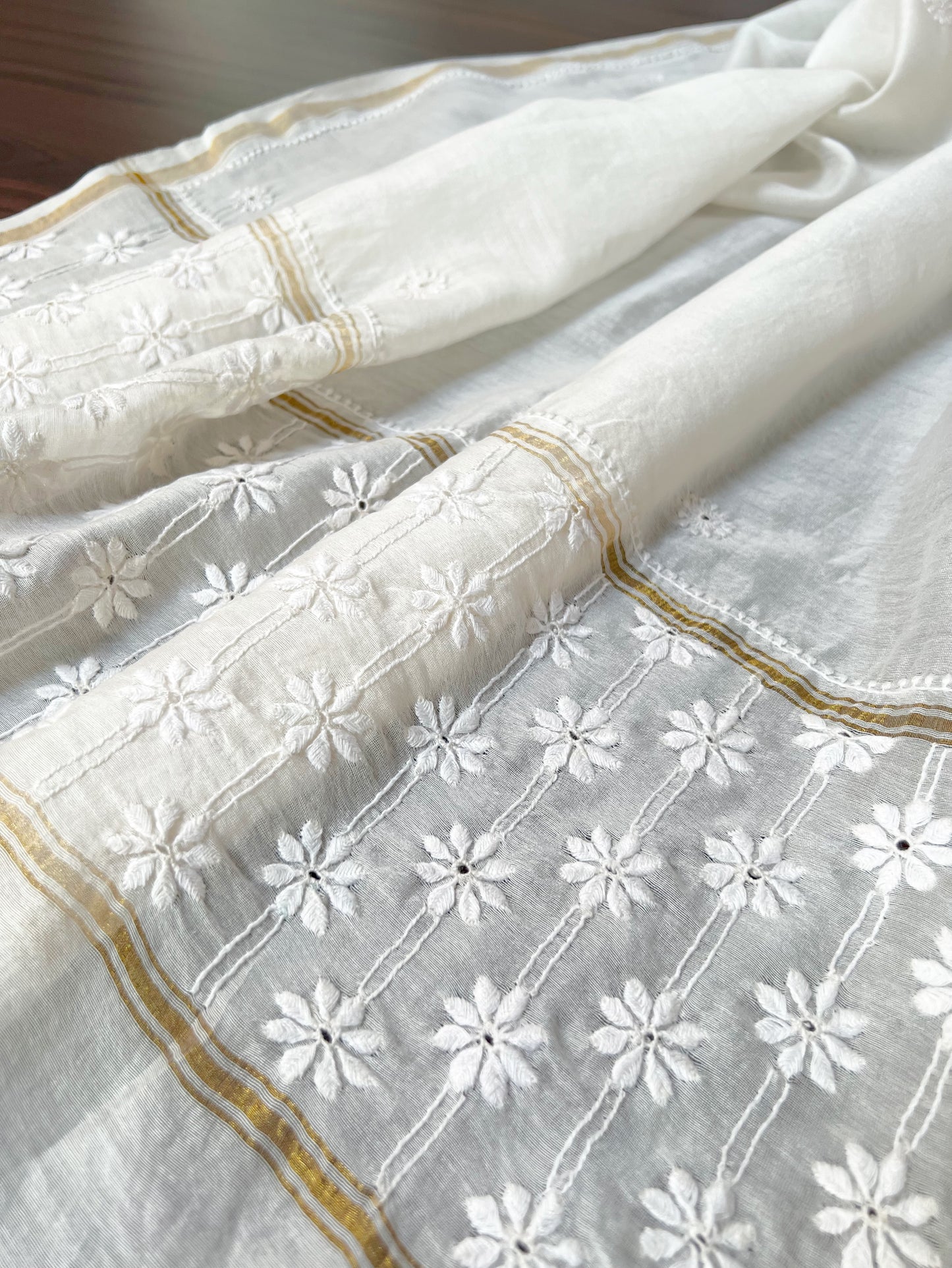 Chanderi Dupatta with Hand-Embroidered Chikankari – Dyeable & Customizable