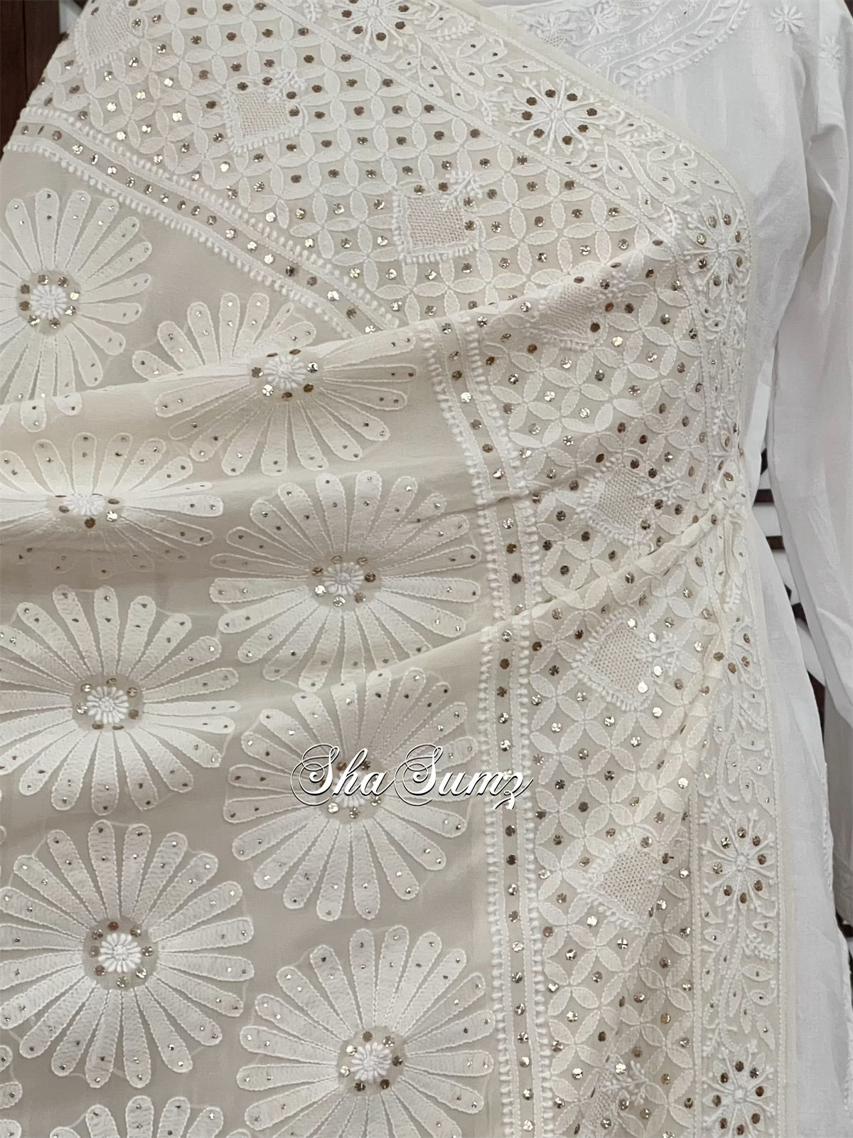 Off White Pure Georgette Dupatta with Chikankari & Mukaish