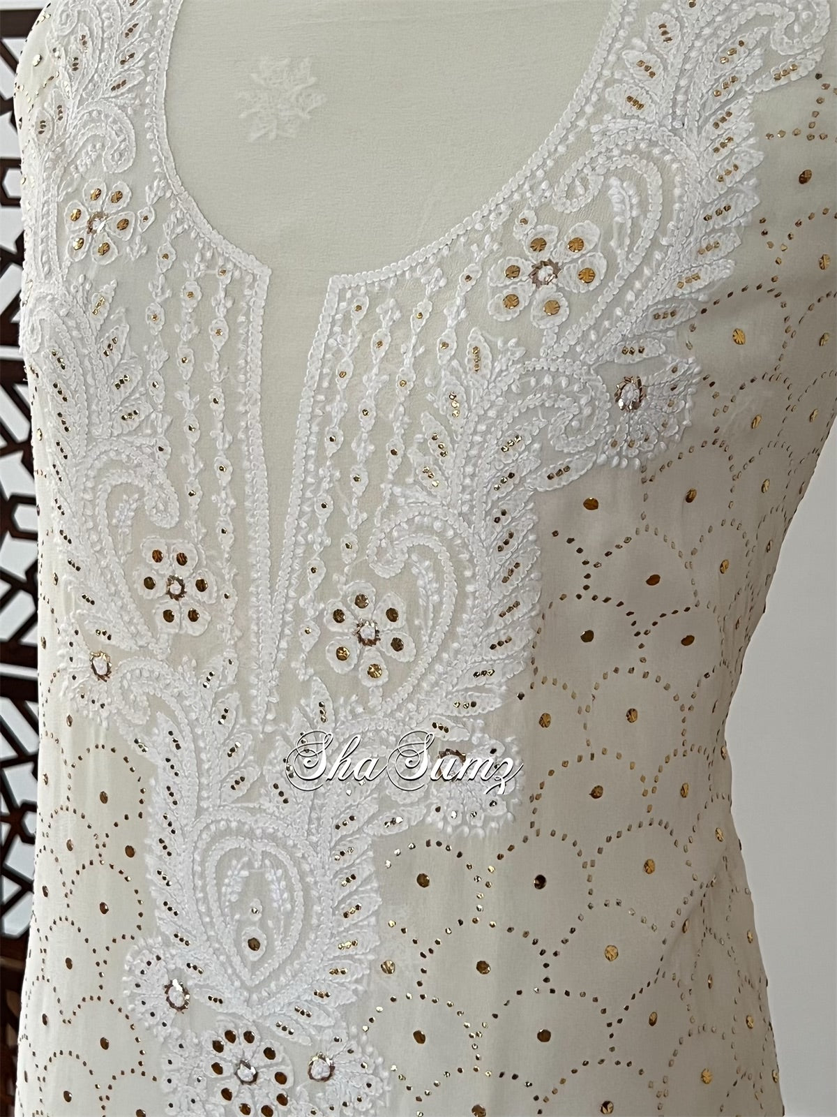 Creme Kurta with Chikankari & Mukaish