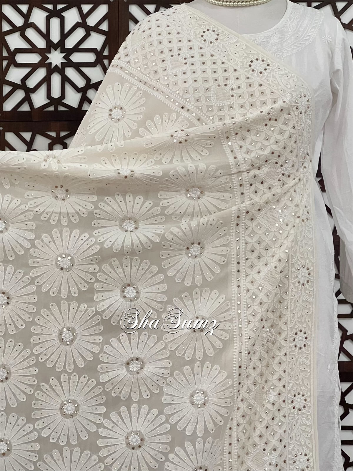 Off White Pure Georgette Dupatta with Chikankari & Mukaish