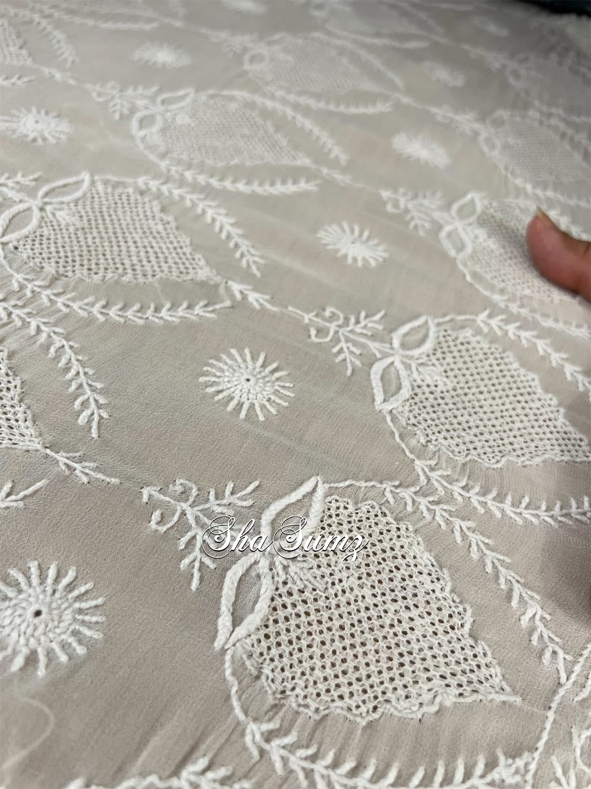 Heirloom Dupatta with Haath Jaali & Do Taar Chikankari on Pure Georgette