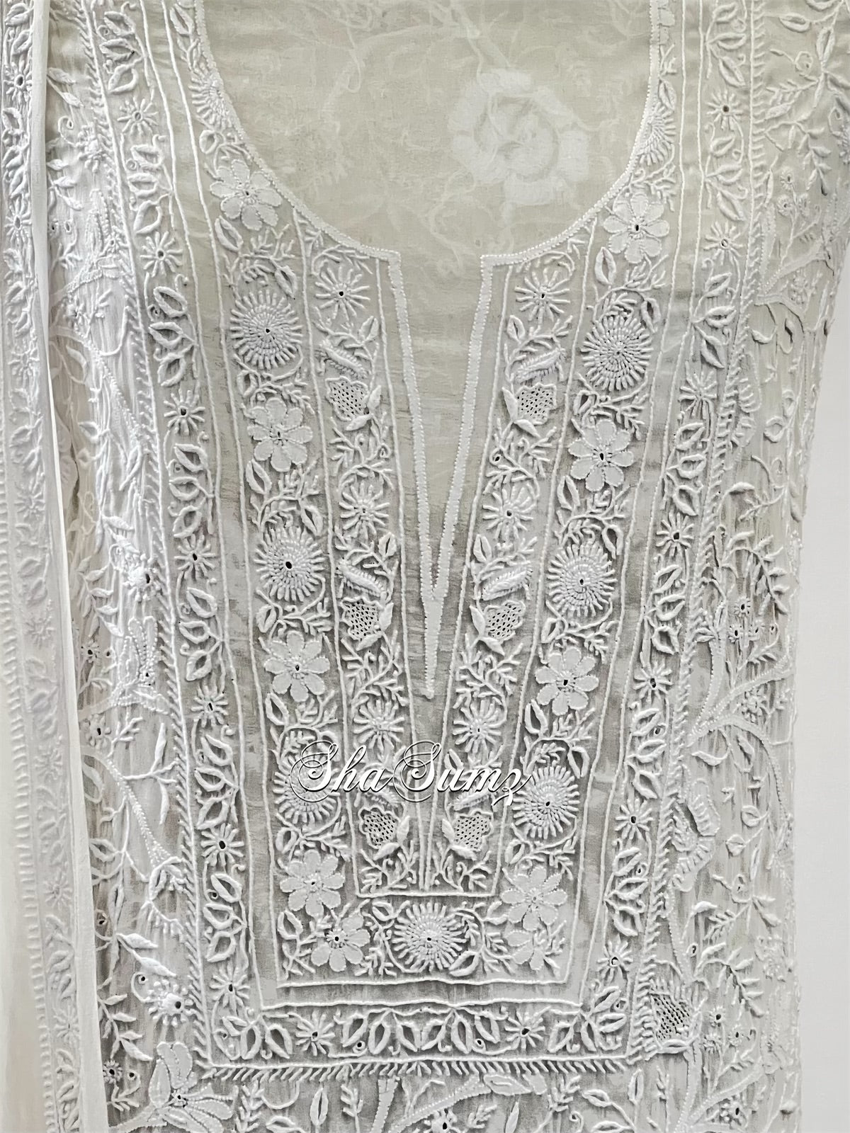 Do Taar Chikankari Suit