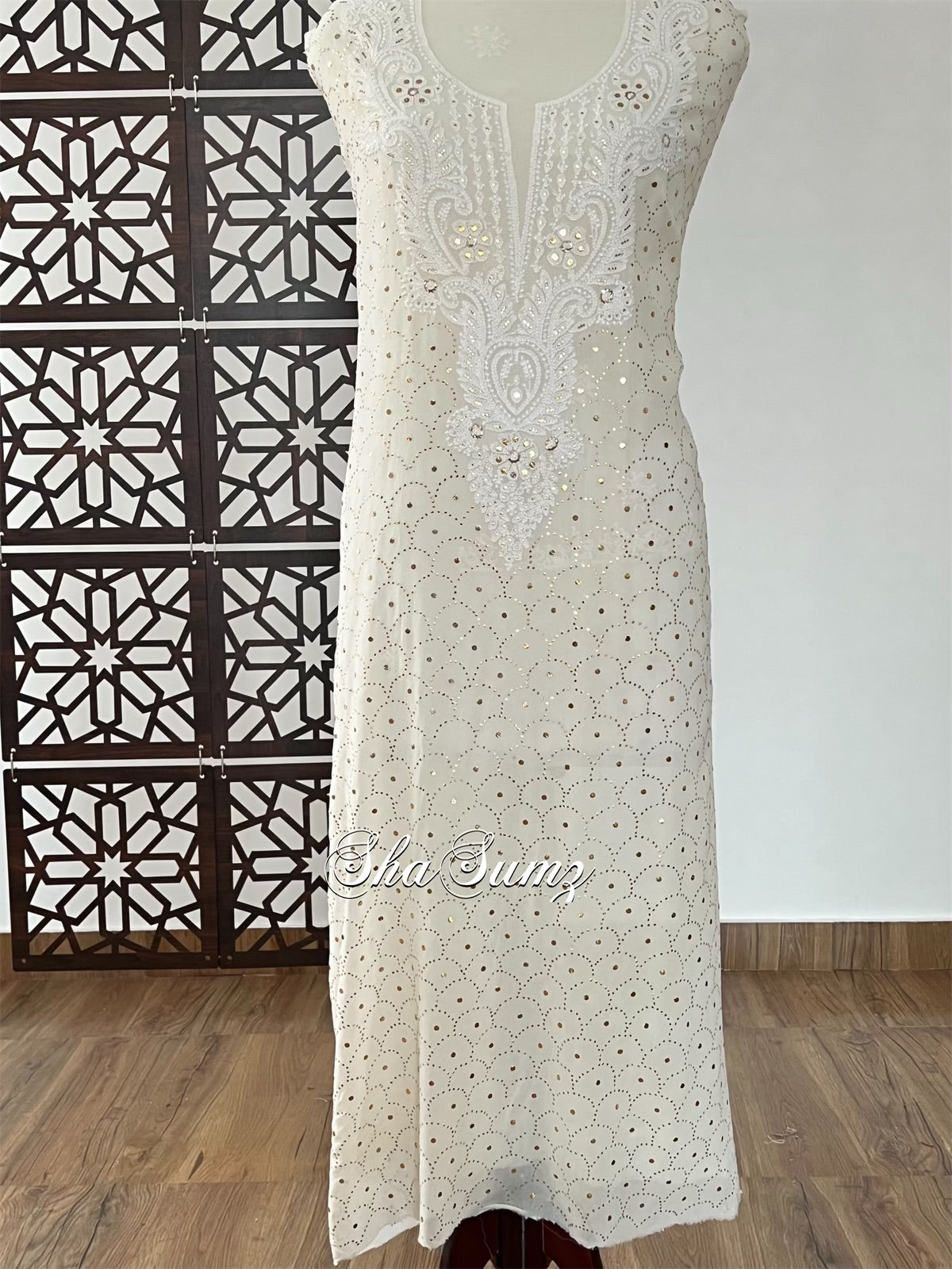 Creme Kurta with Chikankari & Mukaish