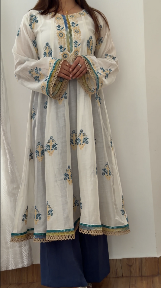 The Boho-Chic Ivory Chanderi Anarkali | Hand-Embroidered Chikankari